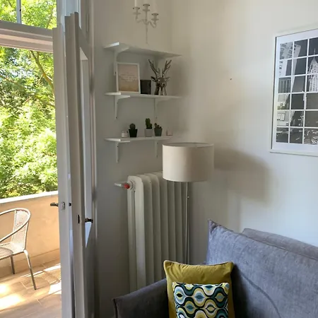 Cozy And Quiet In 아파트 *
