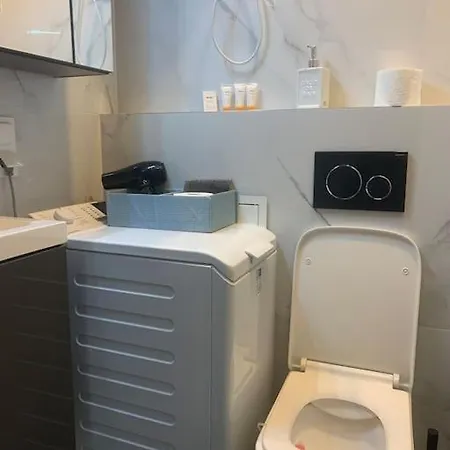 아파트 Cozy And Quiet In